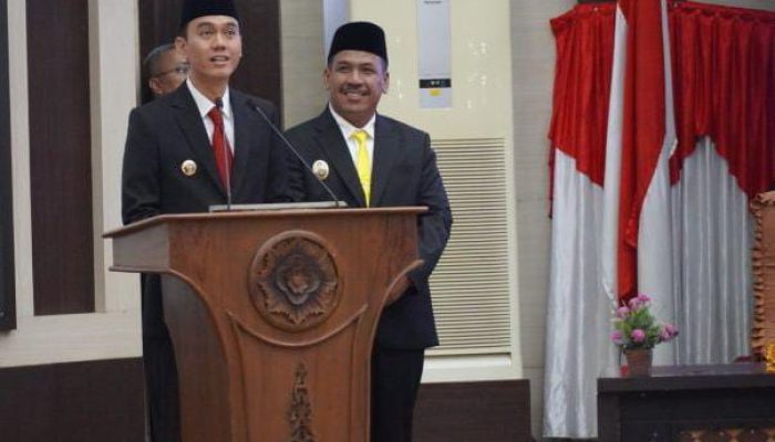 Rapat Paripurna DPRD Tahun 2024 – 2025 Mendengarkan Pidato Bupati dan wakil Bupati OKI