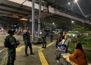 Jaga Kondusifitas Kampung, Koramil 03/Pasar Rebo, Ciracas Giat Rutin Patroli Malam