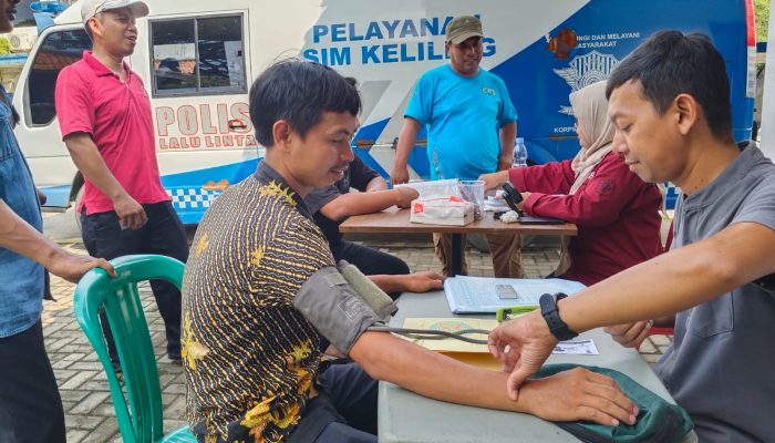 Polresta Cirebon Hadirkan Layanan SIMKAR, Mudahkan Pekerja Pabrik Urus SIM Tanpa Tinggalkan Pekerjaan