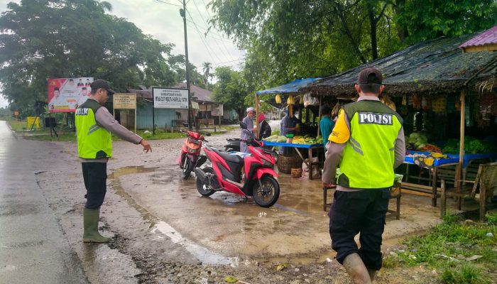 Meminimalisir Guantibmas, Polsubsektor Pirak Timu Giat Patroli di Pusat Keramaian