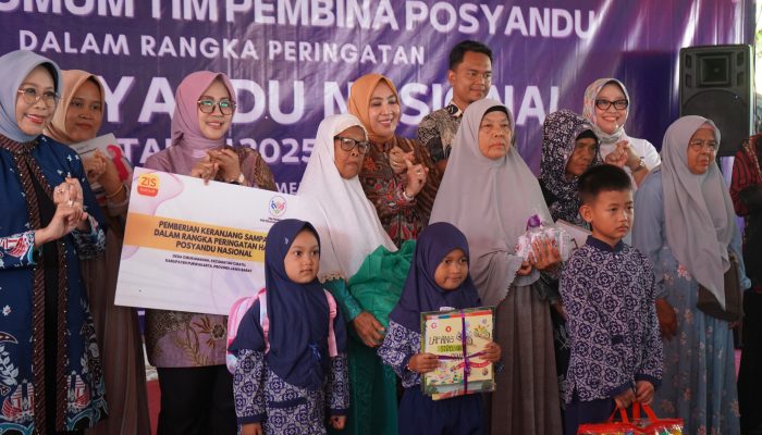 Wakili Kapolres Purwakarta Sosialisme Hadiri Kegiatan Hari Pos Yandu Nasionaloi