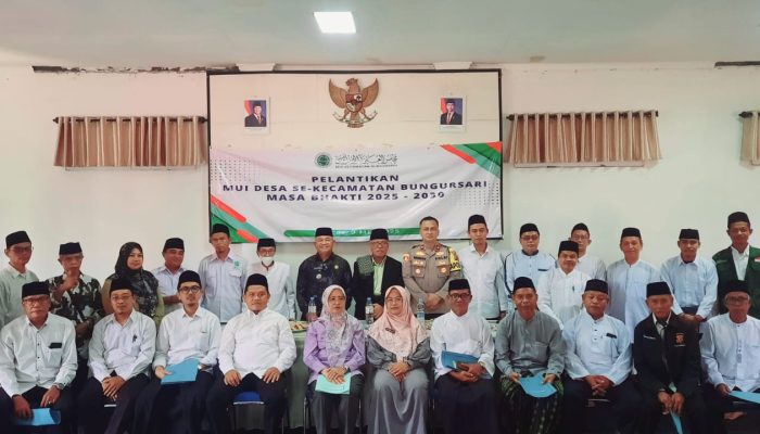 Sinergitas Ulama Dan Umaro, Kompol R Dan dan Wakili Kapolres Purwakarta Hadiri Pelantikan MUI Kecamatan Bungur Sari