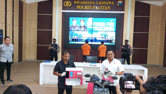 Polres Pacitan Ungkap Dua Kasus Kriminal: Penipuan dengan Modus Gadai Motor dan Peredaran Psikotropika di Nawangan