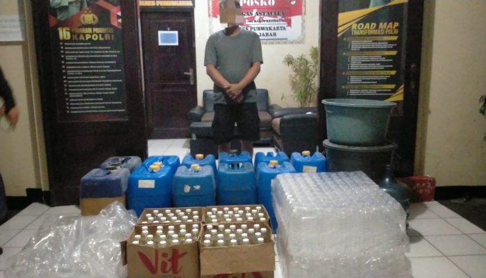 Razia Miras, Polres Purwakarta Sita Ribuan Botol dan 4 Jerigen Ciu