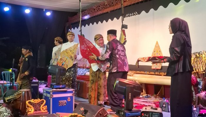 Lestarikan budaya pemerintah desa wonotirto melaksanan bersih desa