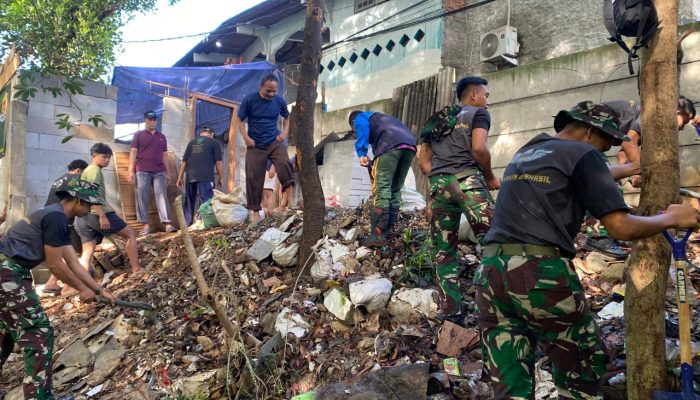 Karya Bakti TNI, Koramil 05/Kramat Jati, Makasar Bersama Yon Bekang 5/ARY Buat Kantor Sekretariat RT