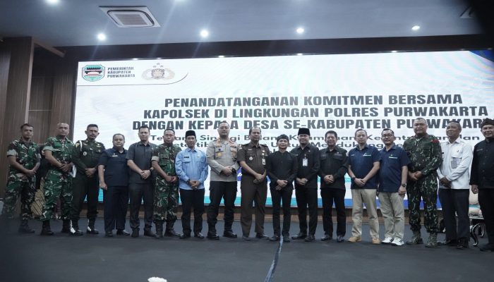 Penandatanganan Komitmen Bersama Kapolsek Jajaran Polres Purwakarta Dengan Kepala Desa