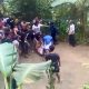 Seorang Pria di Pacitan Serang Brutal 7 Tetangga dengan Sabit, Warga Geger dan Pelaku Babak Belur Dihajar Massa