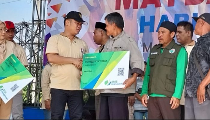 Hadiri May Day 2025, Bupati Tegal : May Day Sebagai Pengingat Komitmen Bersama Mewujudkan Kesejahteraan Tenaga Kerja