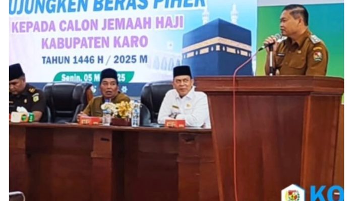 Wakil Bupati Karo Njujungken Beras Piher kepada Calon Jemaah Haji Tahun 1446 H/2025 M