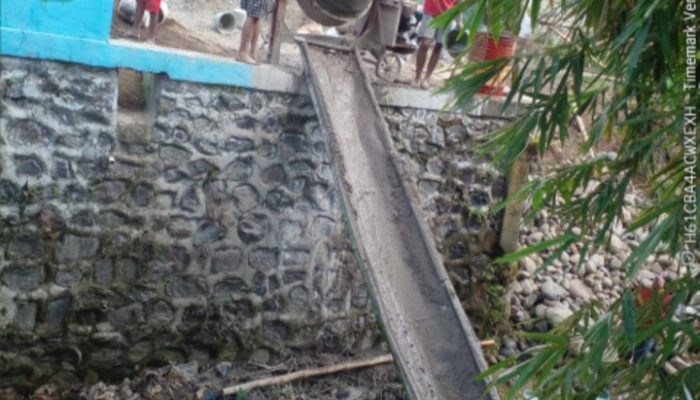Proyek Jembatan Tayem di Griya Pendawa Diduga Tak Transparan, Warga Pertanyakan Kualitas dan Sumber Dananya