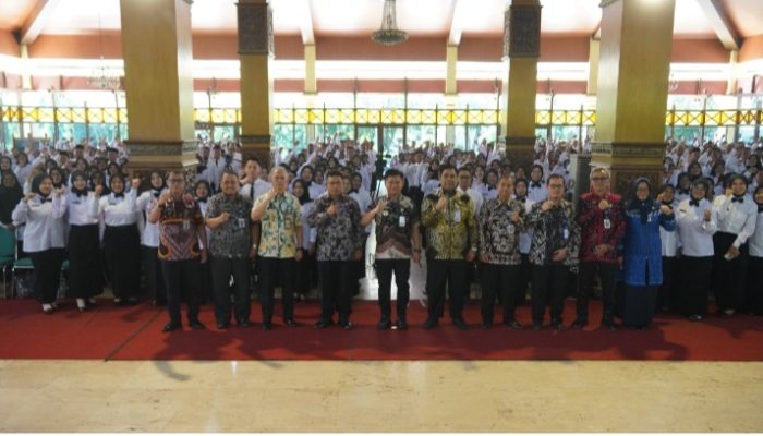 Lantik dan Serahkan SK PPPK Periode I Bupati : Jadilah ASN yang Berintegritas Untuk Kabupaten Tegal yang Luwih Apik