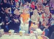 Bupati Kotawaringin Barat (Kobar), Hj Nurhidayah menghadiri acara pembukaan Festival Budaya Isen Mulang (FBIM) Di Palangkaraya.