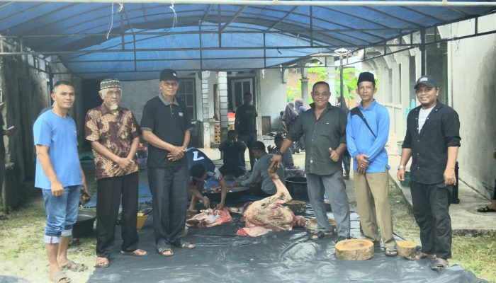 PELAKSANAAN PEMOTONGAN HEWAN QURBAN DI DUA DUSUN DI DESA KETAM PUTIH KEC.BENGKALIS
