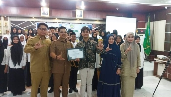 ‎Wali Kota Langsa Lantik dan Kukuhkan Forum Anak Kota Langsa Periode 2025-2027