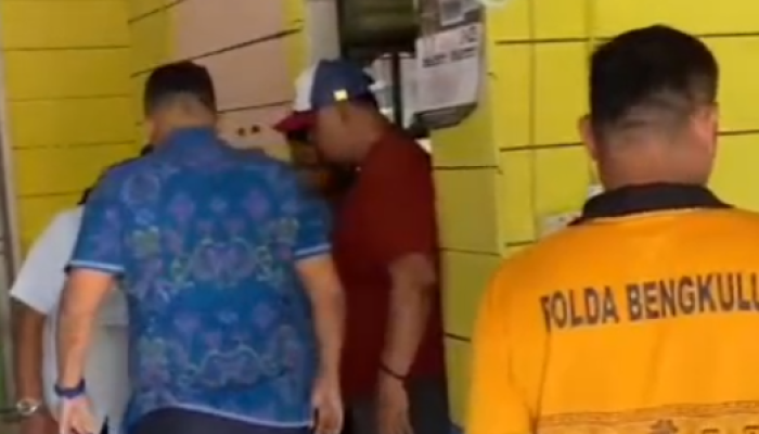 Polres Mukomuko OTT Oknum LSM Diduga Pemerasan Dan Pengancaman Kepala Desa