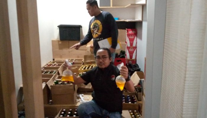 Sebanyak 1.842 Bungkus Miras Oplosan Disita Sat Res Narkoba Polres Purwakarta