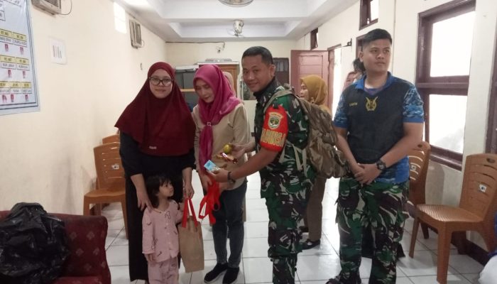 Babinsa Jatinegara Tinjau Dapur Mandiri MBG : Pastikan 102 Porsi Gizi Siap untuk Balita & Ibu di Posyandu Rawa Bunga.