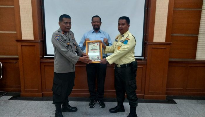 Wujud Kebersamaan, Polres Purwakarta Berikan Penghargaan Untuk Satpam Teladan