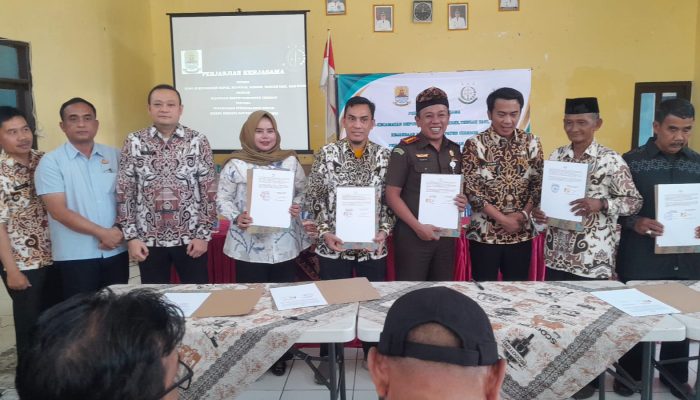 Kejar Sinergi, Kejari Cirebon DPMD dan 46 Kuwu Teken MoU Bidang Perdata dan TUN
