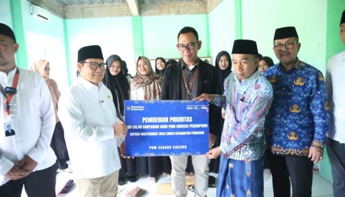 Bupati Imron Dukung Menko PM Perkuat Peran Pesantren Atasi Kemiskinan
