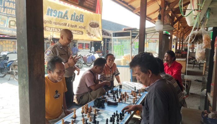 Polsek Plered Gelar Jum’at Curhat, Untuk Dengar Keluhan Masyarakat