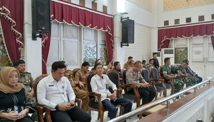 Wakili Kapolres Purwakarta, Kompol H. Dr. Iwan Rasiwan Hadiri Rapat Paripurna DPRD