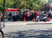 PEMKOT SURABAYA LAKUKAN PERBAIKAN JALAN DI WILAYAH GUBENG