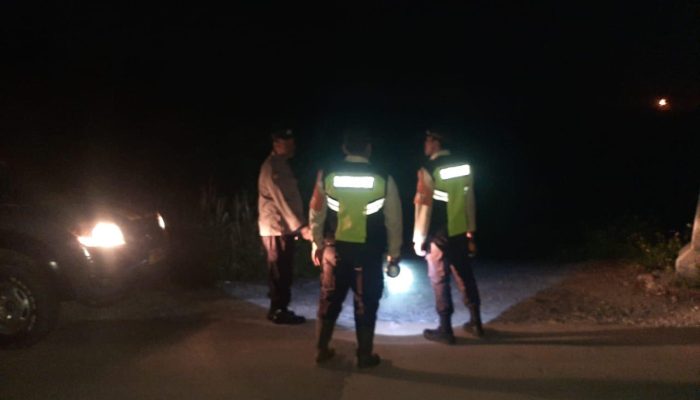Polres Purwakarta Kerahkan Personel Amankan Jalur Kereta cepat Yang Di Lintasi Presiden