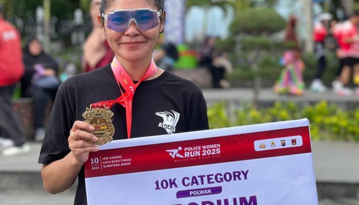 Bripka Surya Elvi, Personel Satlantas Polres Purwakarta Raih Juara Dua Dalam Police Women Run 2025
