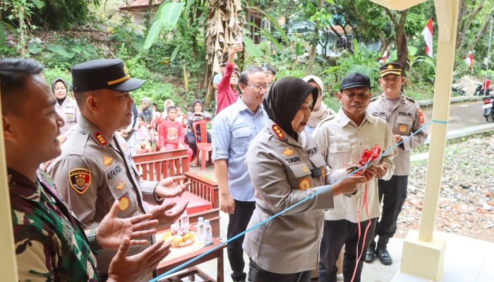 Polresta Cirebon Renovasi Dua Rumah Warga Tak Layak Huni, Hadirkan Kebahagiaan dan Harapan Baru