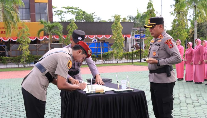 Polres Siak Gelar Sertijab Sejumlah Pejabat dan Pelantikan Kapolsek Baru