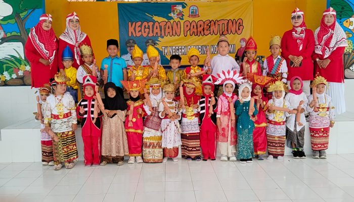 Peringati HUT RI Ke 80 TK Pembina Kotabumi Adakan Kegiatan Karnaval Budaya 2025