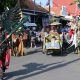 Becak Hias Meriahkan HUT ke-80 RI, Bupati Imron Ikut Gowes