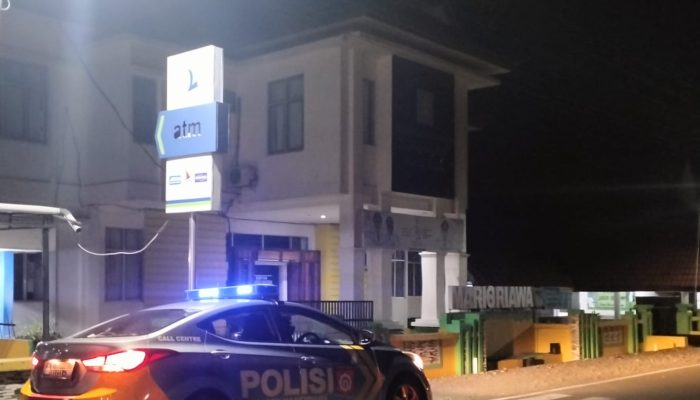 Polsek Marioriwawo dan Polsek Marioriawa Gelar Patroli Blue Light, Jaga Kamtibmas Tetap Kondusif