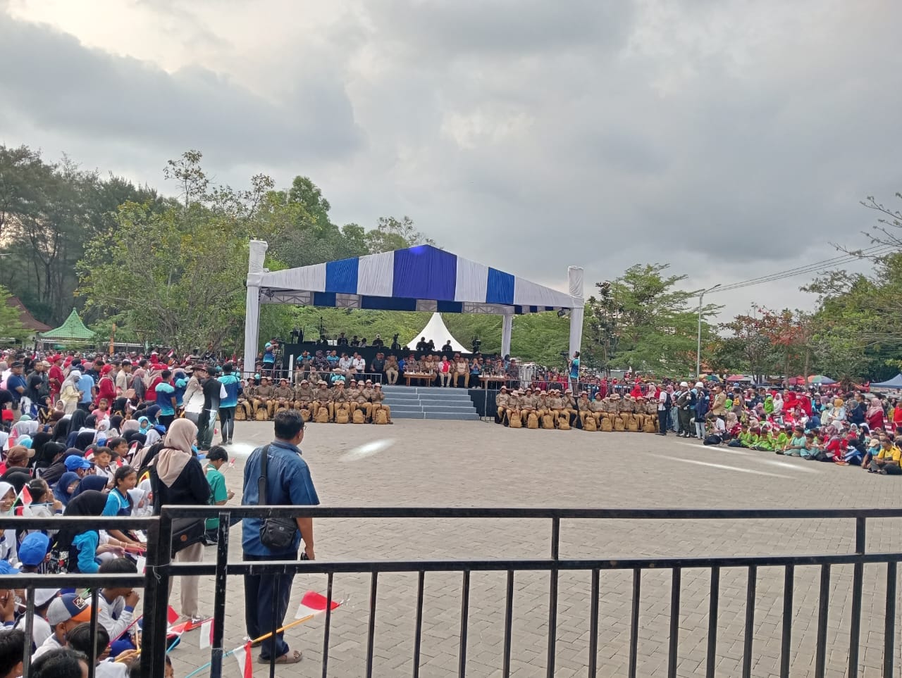 puluhan ribu warga tumpah ruah sambut ekspedisi merah putih 70-mile sea paradise, ahy dorong destinasi wisata pacitan ke dunia internasional 20 IMG 20250821 WA02491