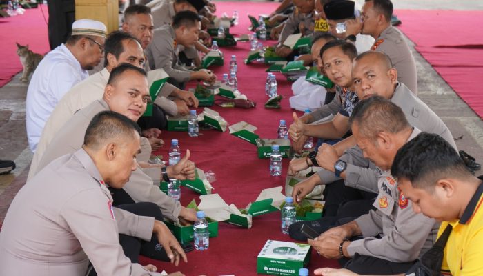 Gelar Makan Bareng, Kapolres Purwakarta Jalin Kebersamaan Dengan Anggota