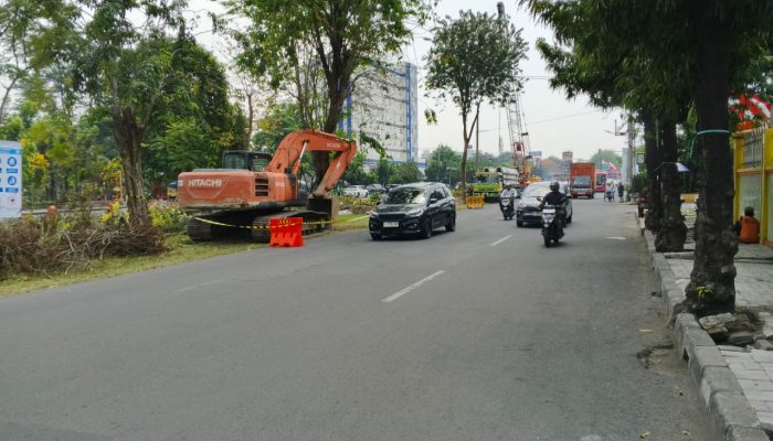 Pemkot Genjot Proyek Drainase d Wilayah Kecamatan Wonocolo.