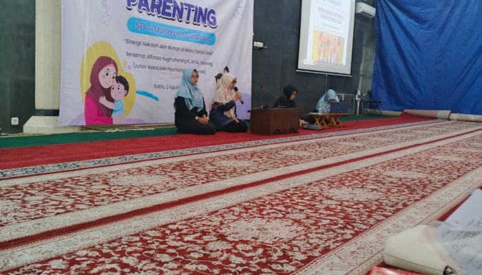SD Al Muttaqien Surabaya Gelar Kegiatan Parenting dan Pembagian Hasil Asesmen “Sinergi Sekolah dan Rumah di Masa Transisi Anak”