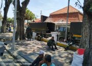 Penjagaan TNI-POLRI di gedung Grahadi Surabaya.