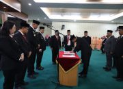 Wali Kota Bekasi Tri Adhianto Melantik Sekaligus merotasi 19 pejabat esselon II Di Pemerintah Kota Bekasi