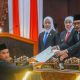 P-APBD Jatim 2025 Disahkan, 55 Persen Anggaran Difokuskan untuk Pendidikan dan Kesehatan
