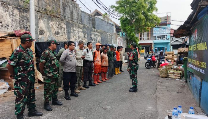 Babinsa Pulogadung Gelar Bakti Teritorial Prima Dalam Rangka HUT TNI ke-80 Tahun 2025.