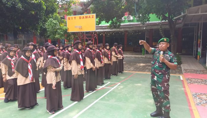 Danramil 04/Jatiasih Mayor Inf Sanusi Berikan Materi WASBANG