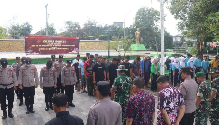 Karya Bakti Meriahkan HUT ke-64 Brigif IV/Dewa Ratna: Yonif 407, Brigif 4, Polsek Slawi, SMA 1 Slawi, dan Masyarakat Setempat Bersatu