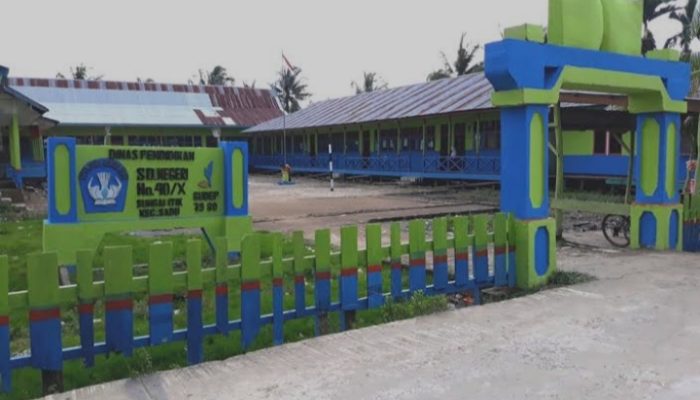 Kepala sekolah Dasar Negeri 40 Sungai Itik menggucapkan selamat hari pramuka ke 64 tahun 2025
