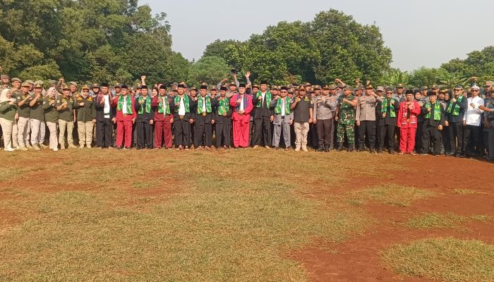 kasatpol pp pimpin apel gabungan satlinmas kota bekasi untuk peningkatan peran dalam menjaga kondusifitas 2 Img 20250926 075356 898