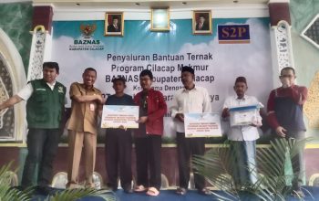 BAZNAS Kabupaten Cilacap Bersama PT. Sumber Segara Primadaya Salurkan Bantuan Ternak Domba 7 IMG 20250930 144958