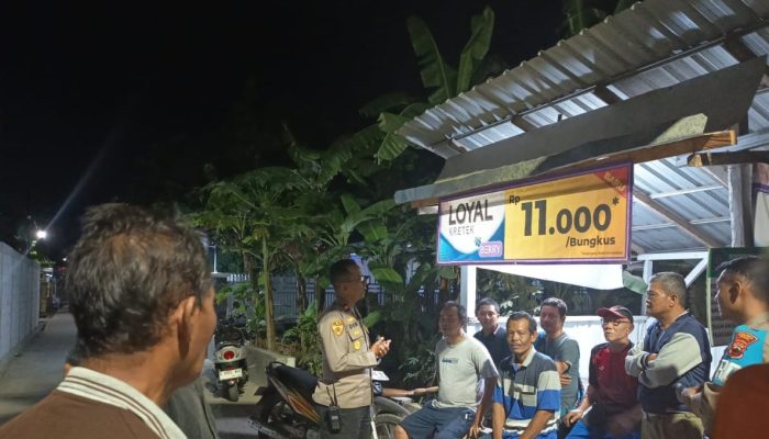 Wujudkan Lingkungan Aman, Polsek Kramat dan Warga Bersinergi Lewat Siskamling