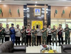 polres banyuasin melaksanakan kegiatan kunjungan dalam rangka hut tni ke 80 th di batalyon yon zeni konstruksi 12 14 Img 20251008 Wa0004 1
